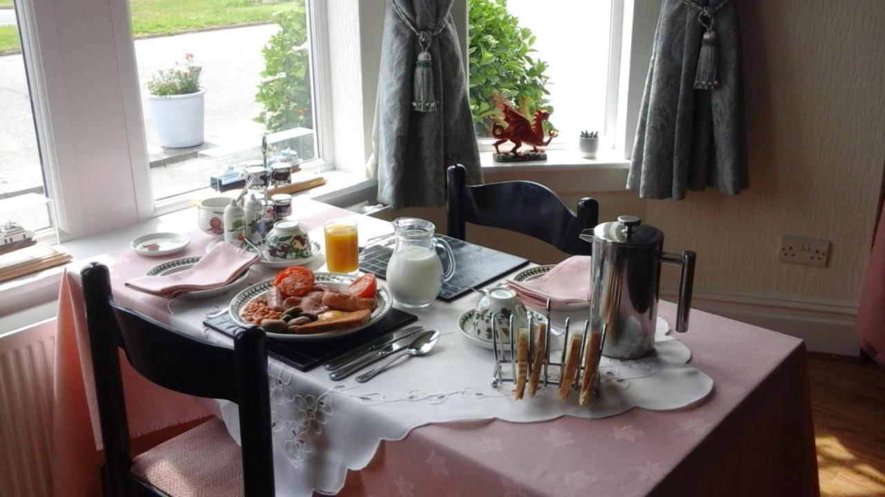 Craig-Y-Mor Hotel Criccieth Bagian luar foto